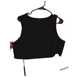Black Sleeveless Crop Top